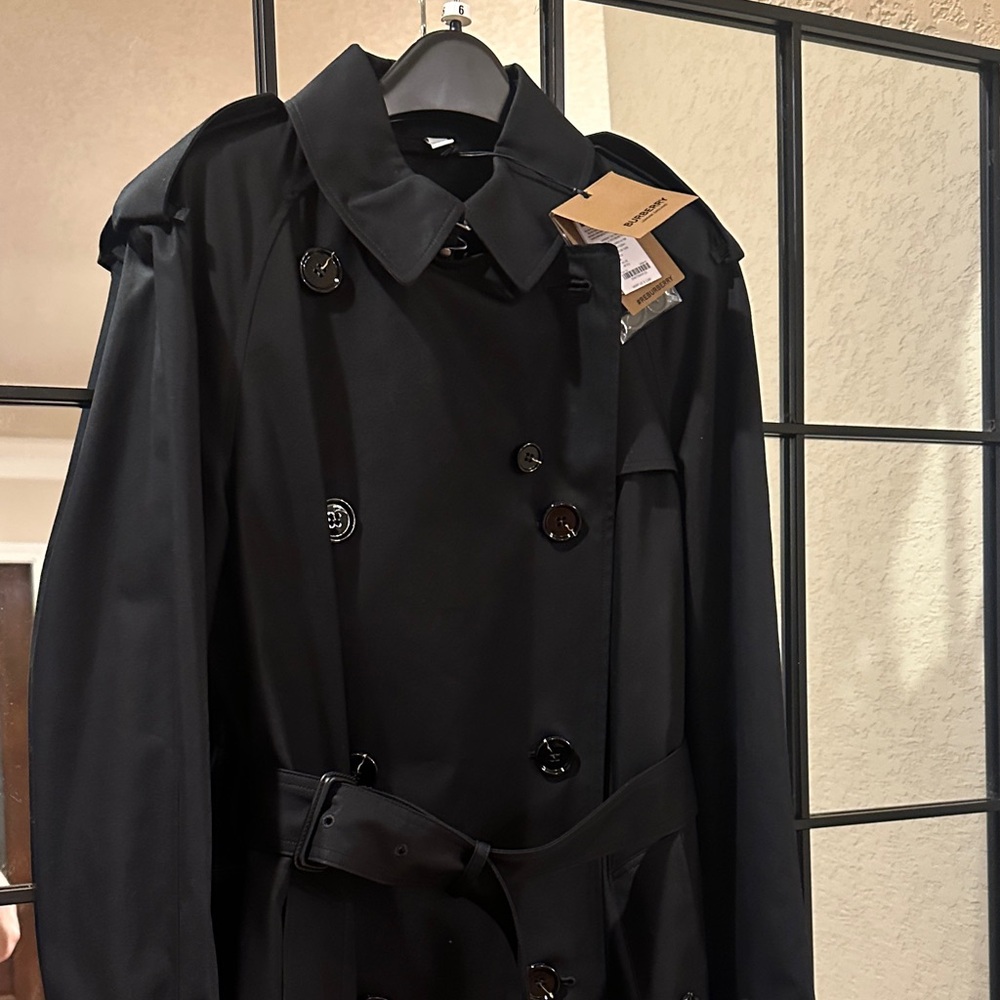 Woman’s Burberry Hillington Black Trench Coat with Signature Plaid Lining US 6 - Picture 9 of 12